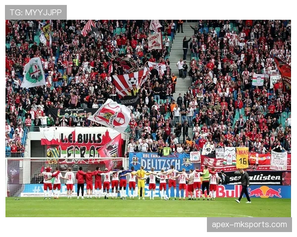 西甲蓝白队迎战强敌,展现强大团队精神和持续提升的表现 西甲蓝白队迎战强敌,展现强大团队精神和持续提升的表现