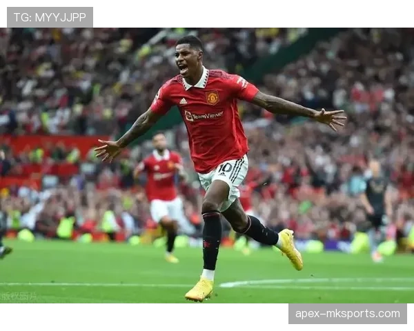 曼联危机四伏！内部矛盾激化，滕哈格的战术改革是出路还是死路？