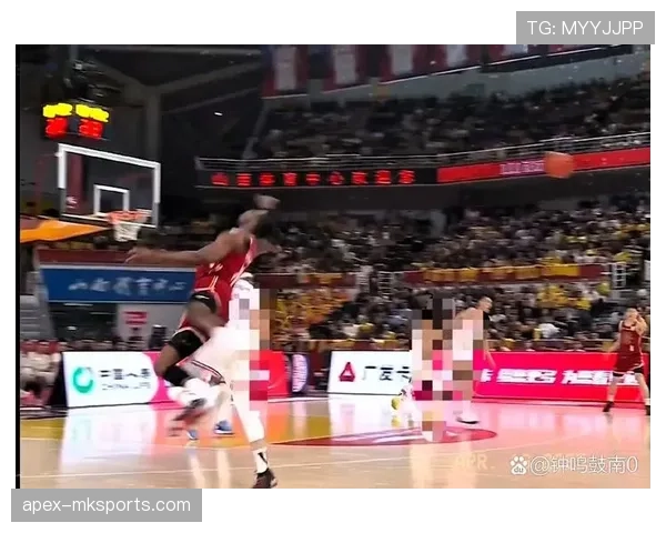 落地支撑手被判犯规，裁判到底是怎么认定的？